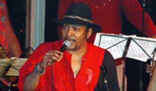 NG LA BANDA y José Luis Cortes “Mis 22 Años” compendium of history and successes of the Timba and Cuban Music
