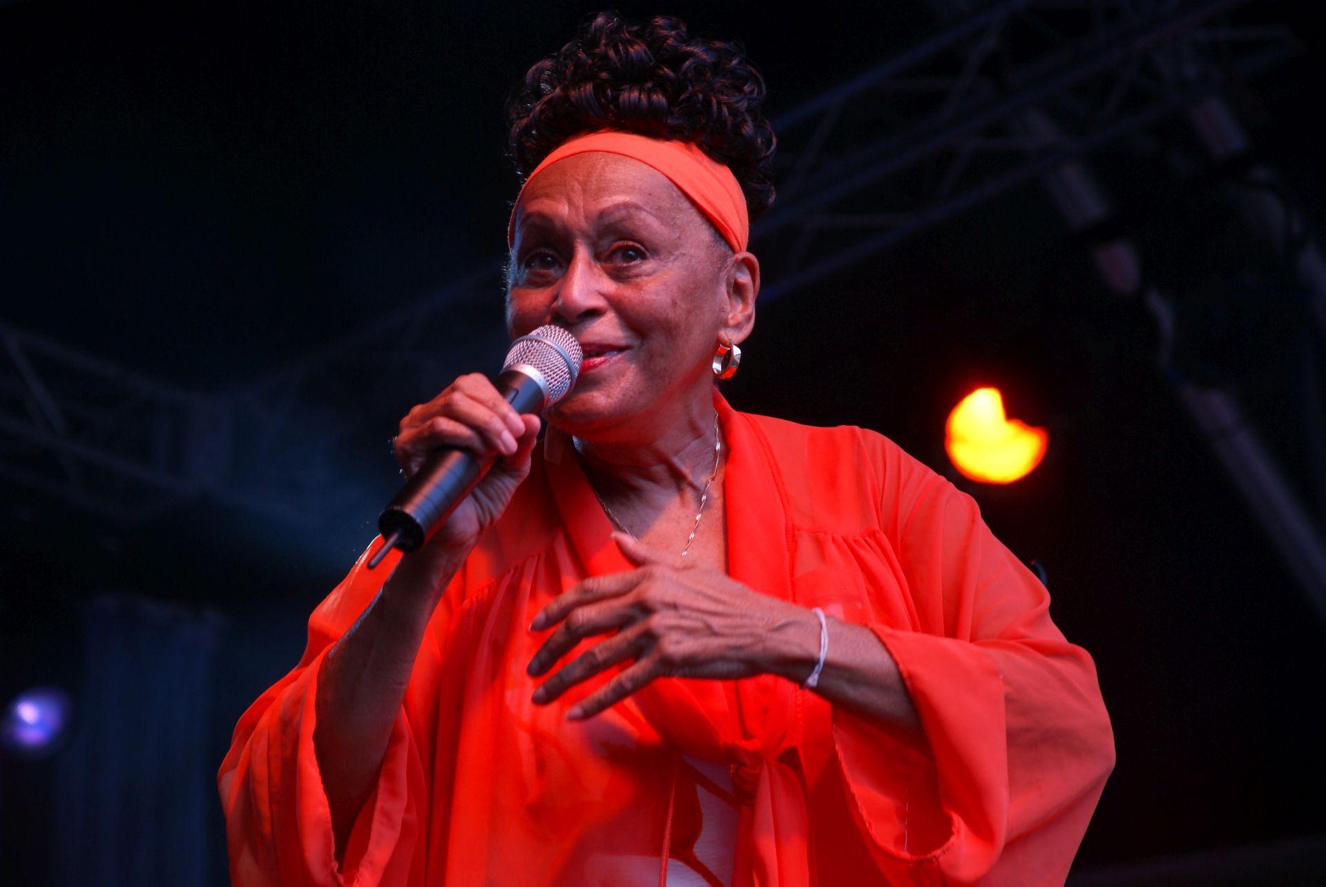 Omara Portuondo_La_cantant_cubana_Omara_Portuondo_(3736772084).jpg